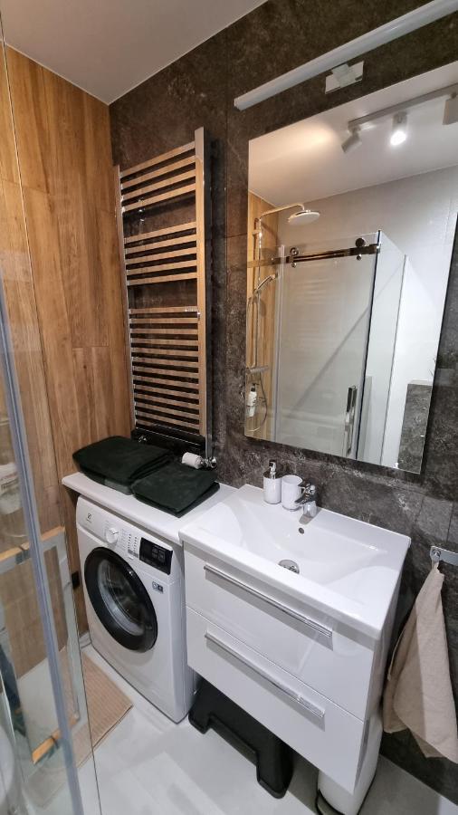 Apartament Mlody Gdansk - Bezplatny Parking, Mocne Wifi, Dobre Polaczenie Z Lotniskiem Εξωτερικό φωτογραφία